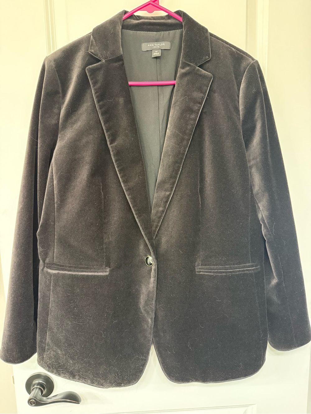 Ann Taylor The Hutton black velvet one-button blazer, Size 14P, New w/o Tags
